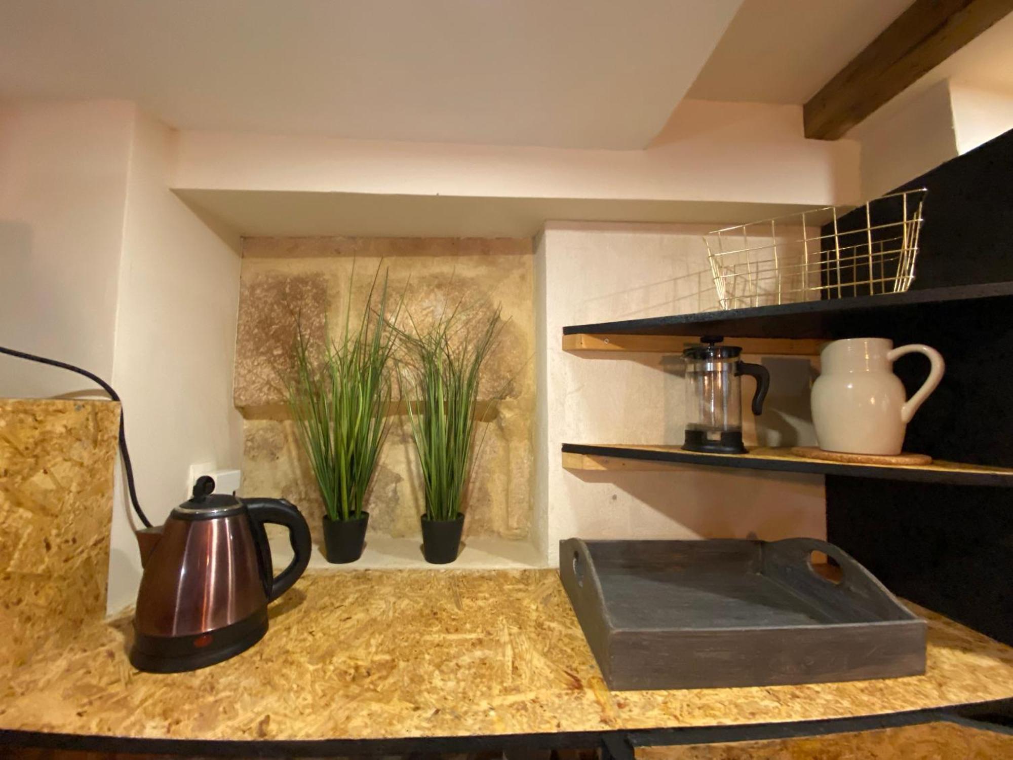 Charmant Studio Ecusson Centre Historique Apartment มงต์เปอลิเยร์ ภายนอก รูปภาพ