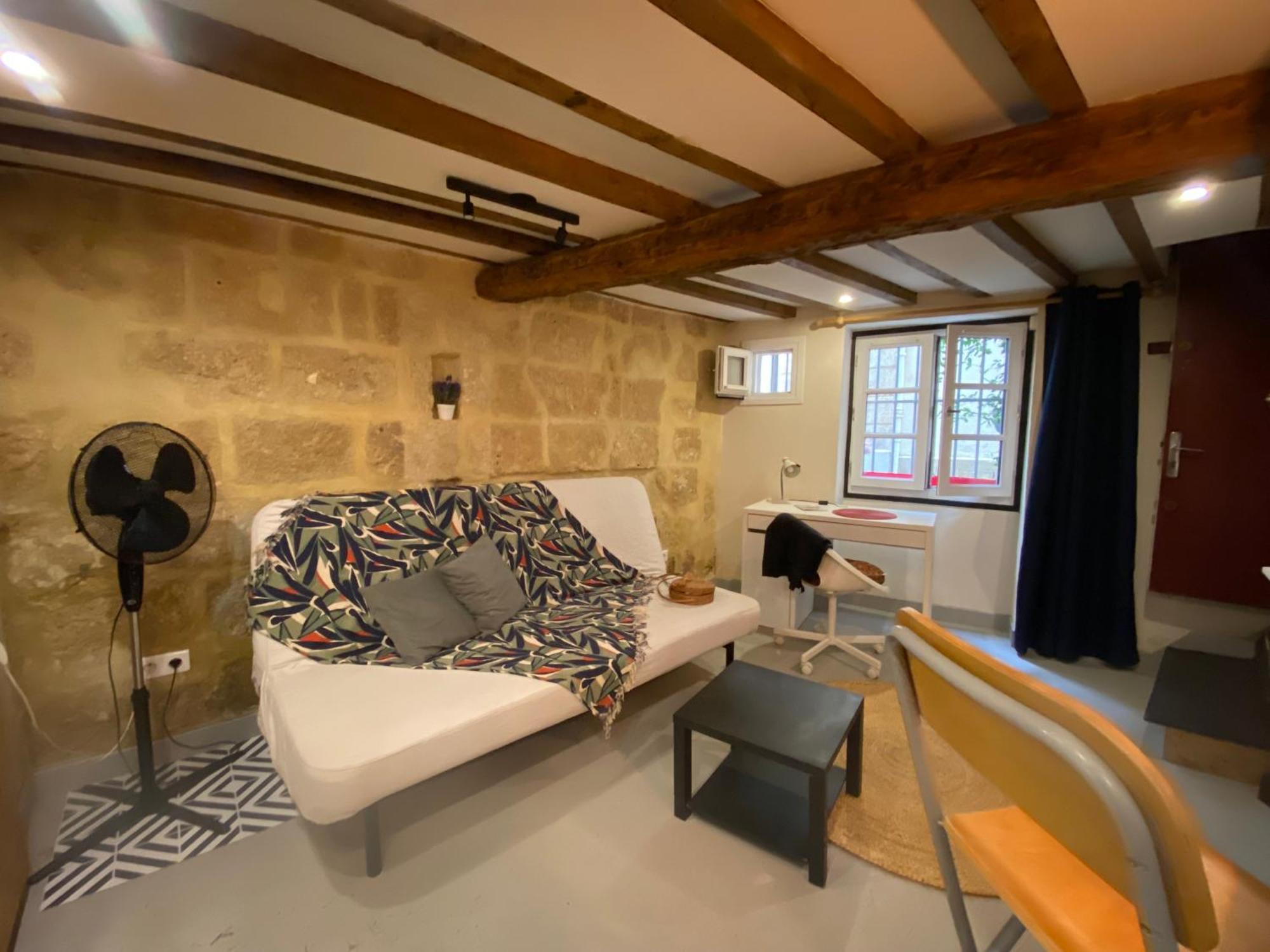 Charmant Studio Ecusson Centre Historique Apartment มงต์เปอลิเยร์ ภายนอก รูปภาพ